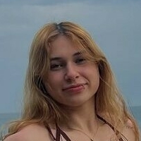 Monaliza Américo Meztelen