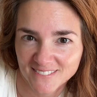 Monique Villa Meztelen