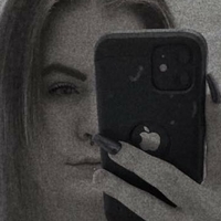 Mrs._Strxng Meztelen