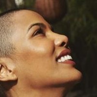 Naamah Saint-Hilaire Meztelen