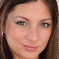 Nadine J Meztelen