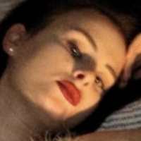 Nadine Muth Meztelen