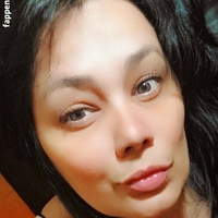 naomiloana Meztelen