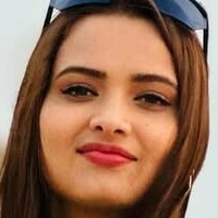 Neelam Giri Meztelen