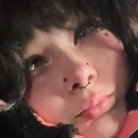 Neko Naomie Meztelen