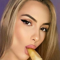 ninakhalifa Meztelen