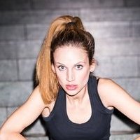 Nora Huetz Meztelen