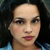 Norah Jones Meztelen