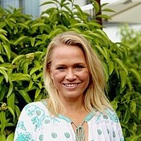 Nova Meierhenrich Meztelen