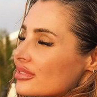 Oksana Alma Meztelen