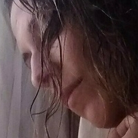 olesiana Meztelen