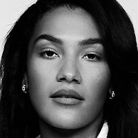 Olivia Dean Meztelen