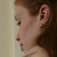 Olivia Jean Meztelen