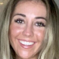 Olivia Raymond Meztelen