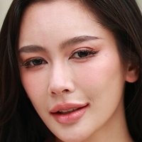 Onanong Wongsila Meztelen