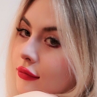 Onuri Meztelen