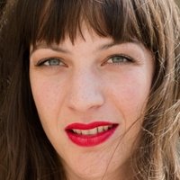 Oona von Maydell Meztelen