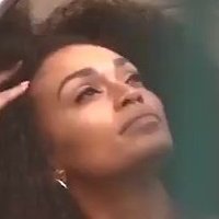 Pearl Thusi Meztelen