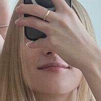 Petitelillie Meztelen