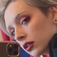 Poisonne Meztelen