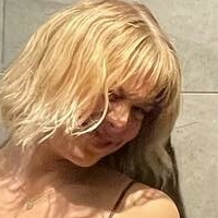Prestlie Ray Meztelen