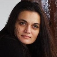 Radita Rosu Meztelen