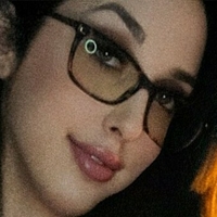Raeraye Meztelen