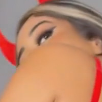 Raissa Oliveira Meztelen