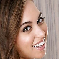 Riley TV Meztelen
