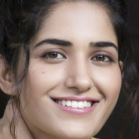 Ruhani Sharma Meztelen