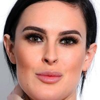 Rumer Willis Meztelen