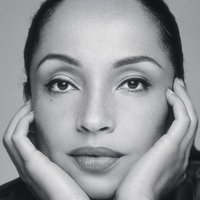 Sade Meztelen