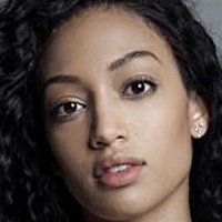 Samantha Logan Meztelen