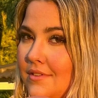 Sampaige Meztelen