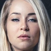 Sara Fabel Meztelen