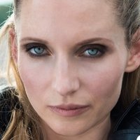 Sara Sommerfeldt Meztelen
