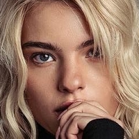 Sarah Almoril Meztelen