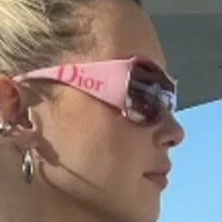 Sarahfuckingsnyder Meztelen