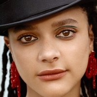 Sasha Lane Meztelen