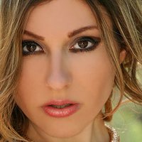Selena D. Meztelen
