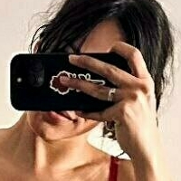 sherirey Meztelen