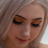 Skyla Vox Meztelen