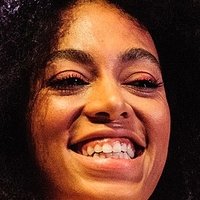 Solange Knowles Meztelen