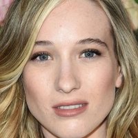 Sophie Lowe Meztelen