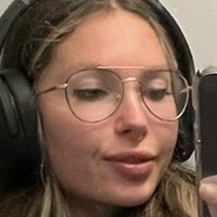 Sophie McArdi Meztelen