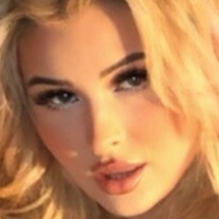 Sophie Shay Meztelen