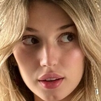 sophiemur Meztelen