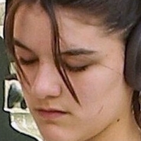 Suri Cruise Meztelen
