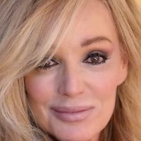 Susan Anton Meztelen