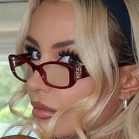 Tana Mongeau Meztelen